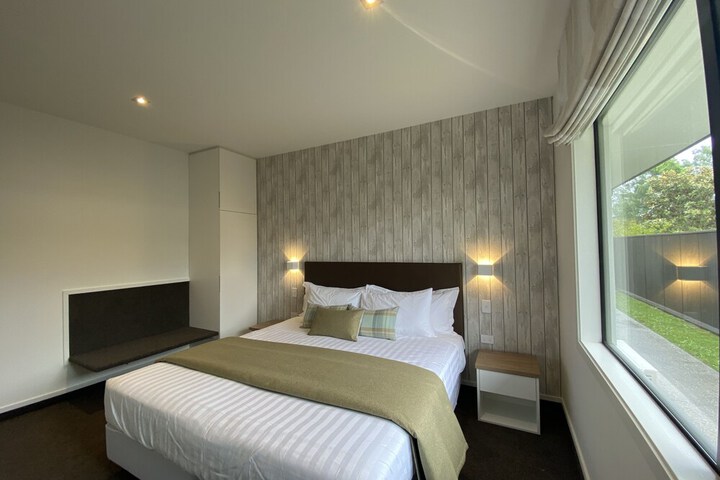Room 8 of 25