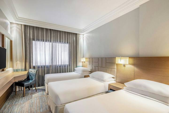 Room 21 of 36