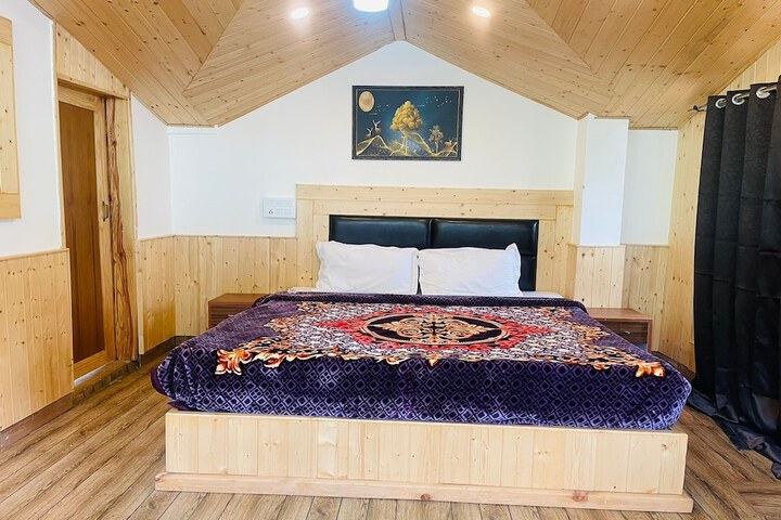 Room 8 of 26