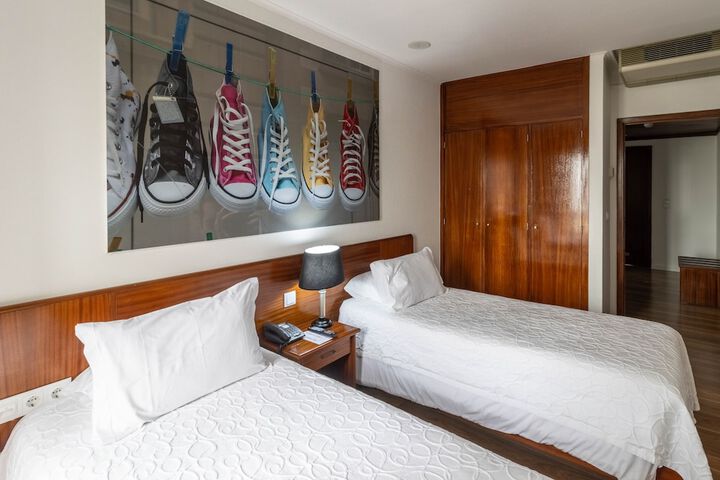 Room 8 of 75