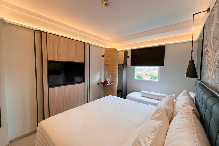 Room 15 of 68