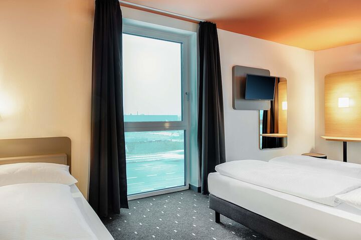 Room 13 of 26