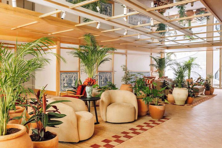 Hotel Interior 4 of 152