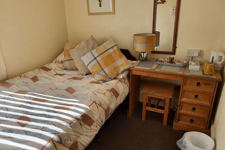 Room 4 of 97
