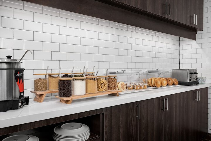 Breakfast/Coffee Service 31 of 34