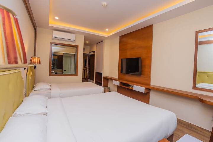 Room 25 of 100