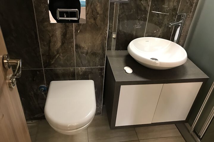 Room 11 of 15