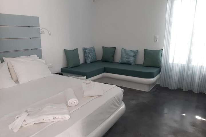 Room 7 of 44