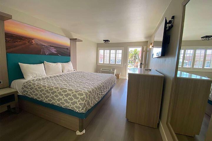 Deluxe King Bed (27 of 54)