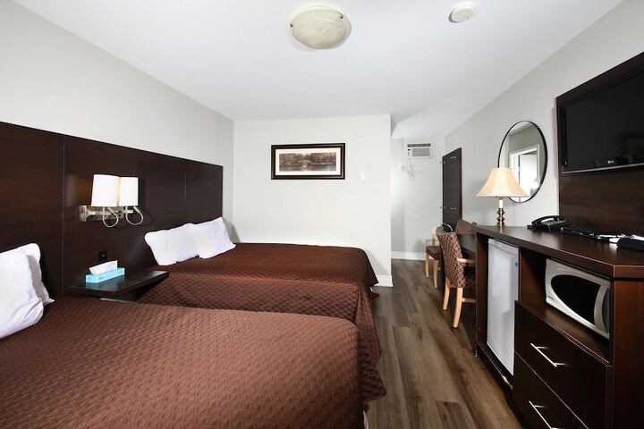 Room 8 of 30