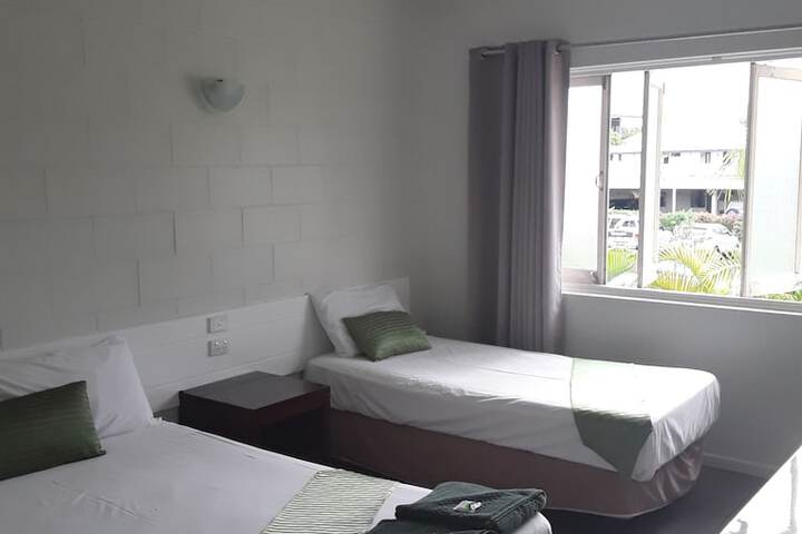 Room 4 of 15