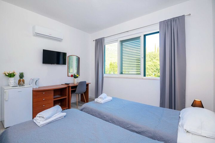 Room 4 of 54