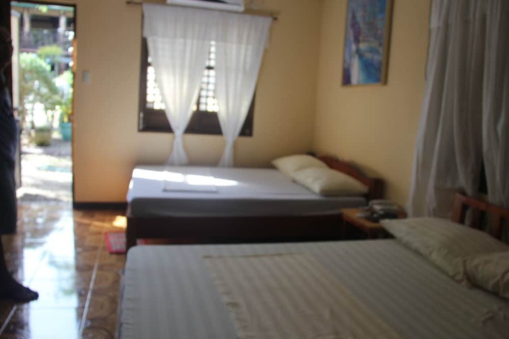Room 13 of 18