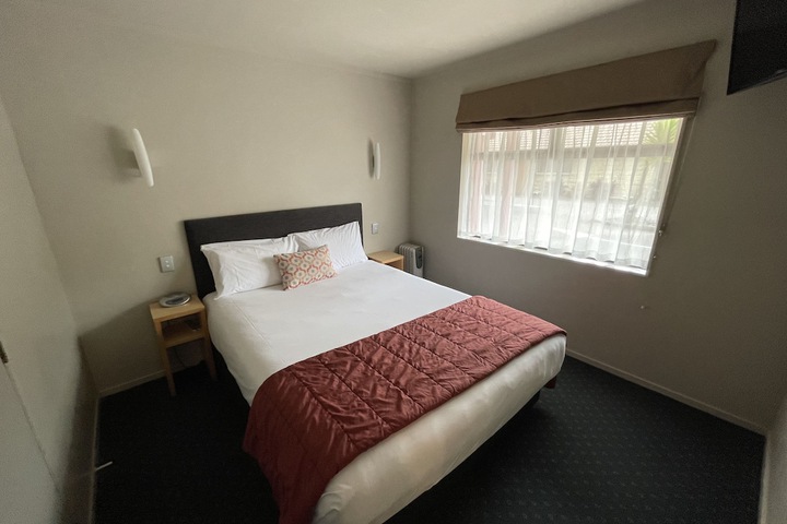 Room 14 of 66