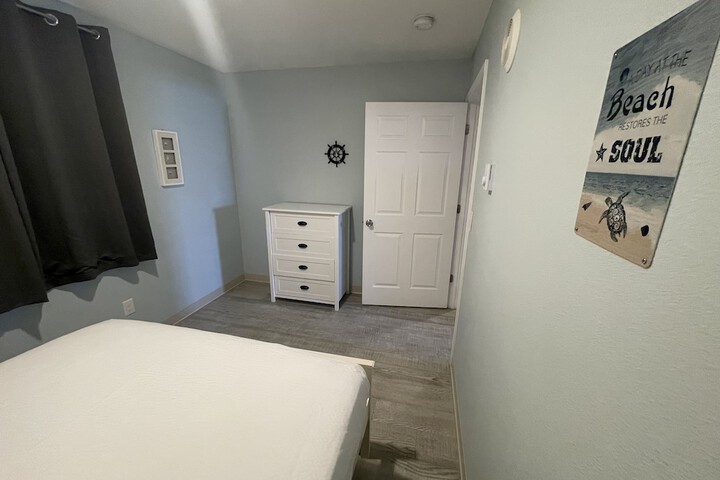 Room 26 of 136