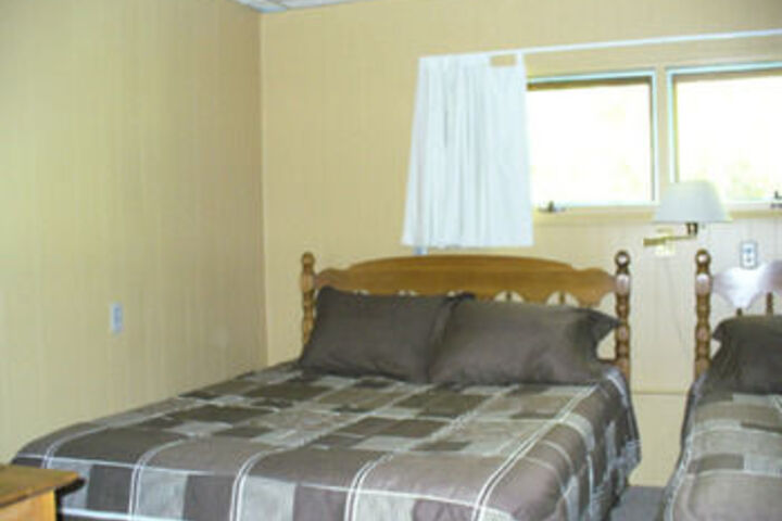 Room 4 of 15