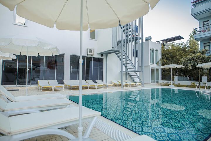 Pool 107 of 135