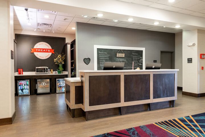 Entrance & Lobby