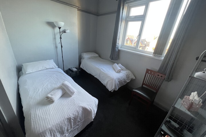Room 16 of 22