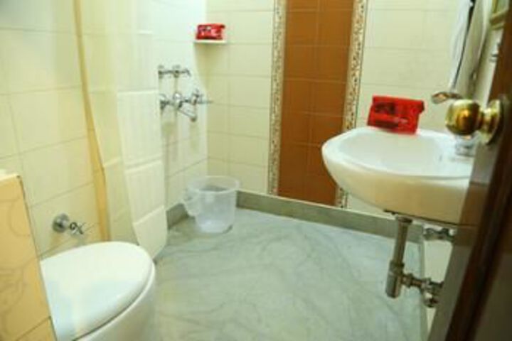 Room 5 of 20