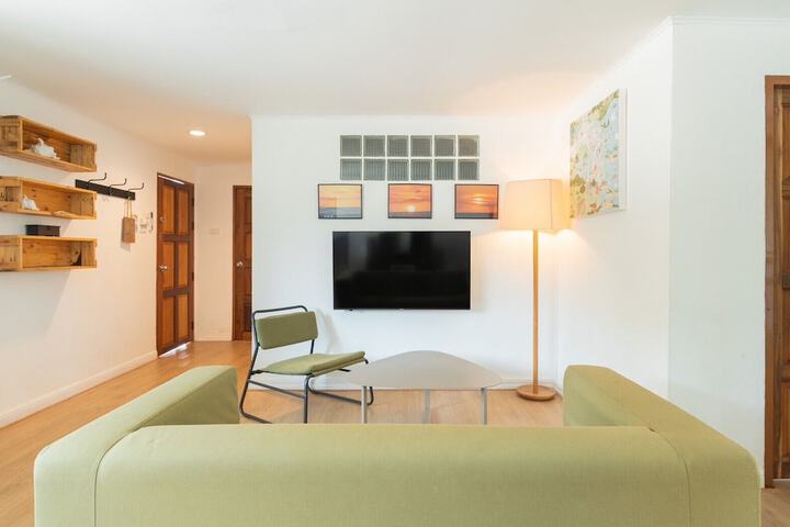 Room 52 of 185