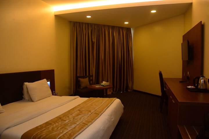 Room 6 of 48