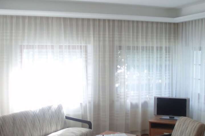 Room 8 of 37