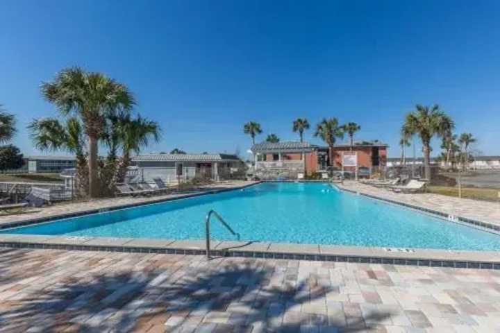 Pool 4 of 12