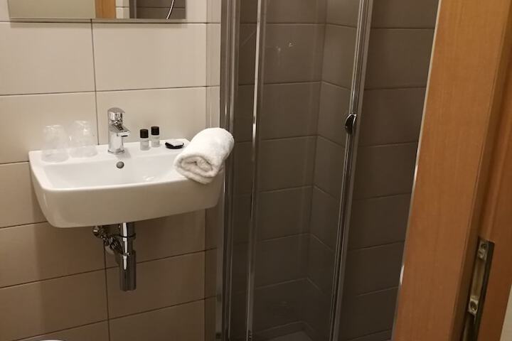 Room 60 of 84