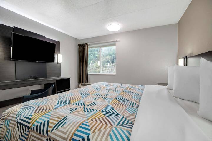 Room 9 of 40