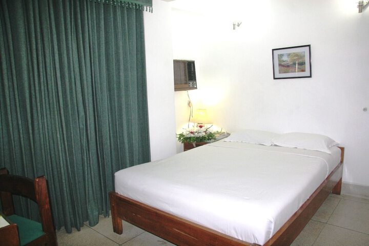 Room 11 of 29