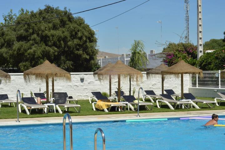 Pools & Facilities