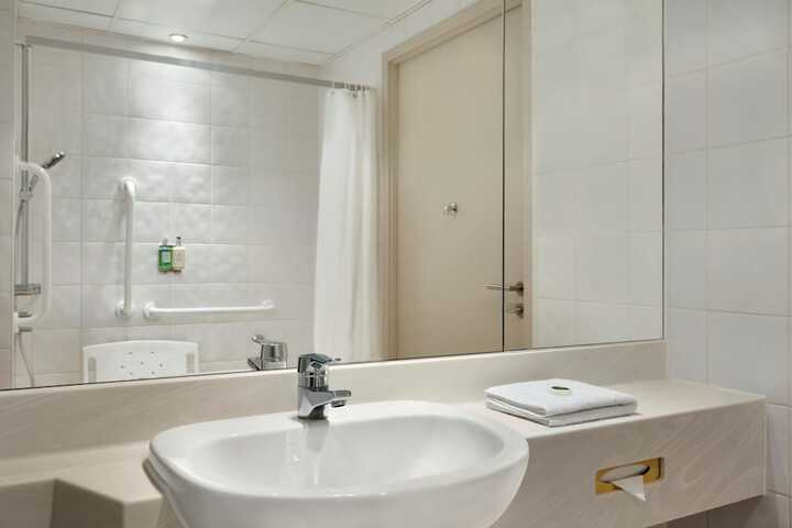 Room 14 of 32