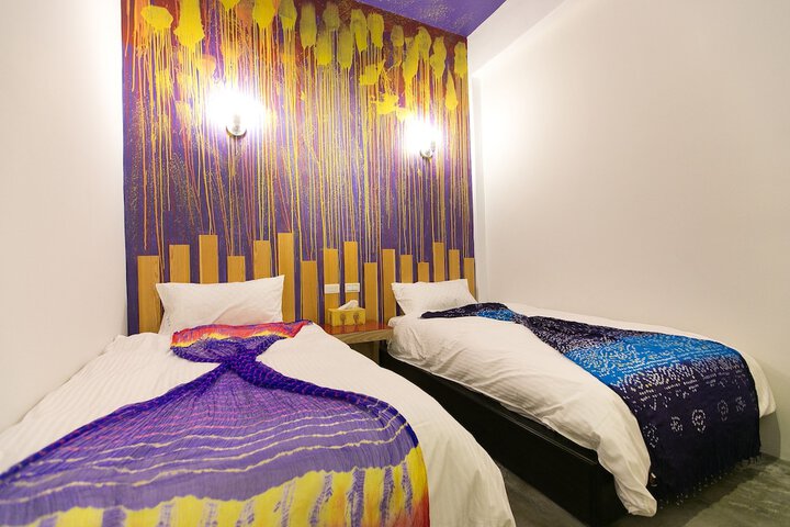 Room 13 of 43