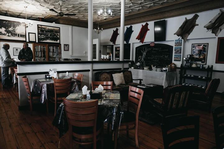 Dining 48 of 54
