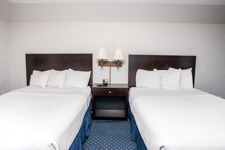 Room 52 of 175