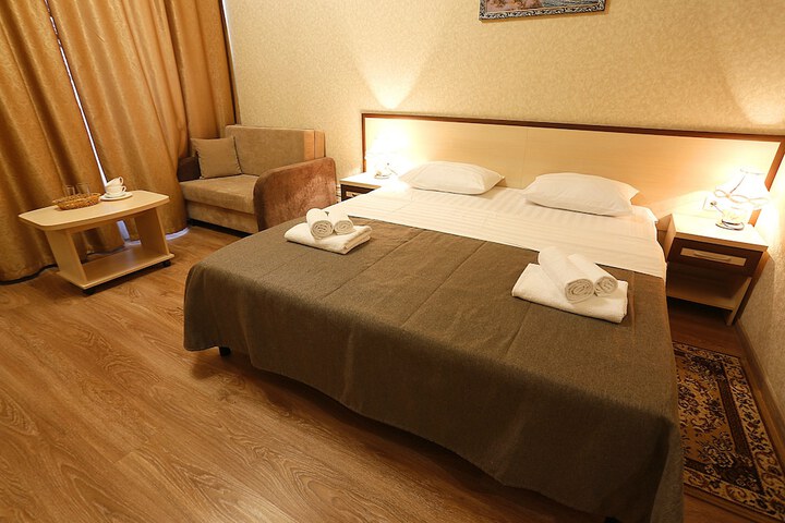 Room 11 of 36