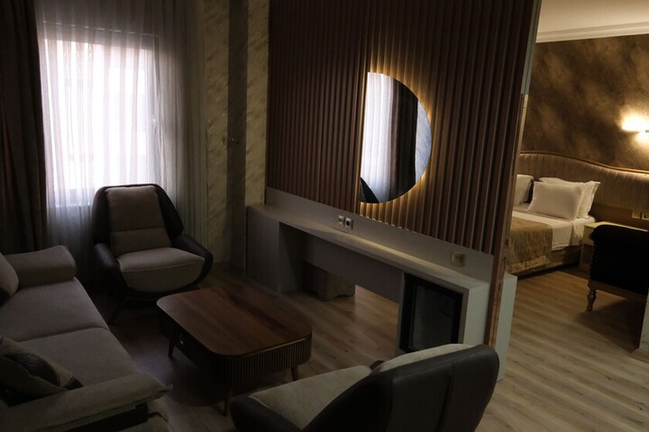 Room 17 of 46