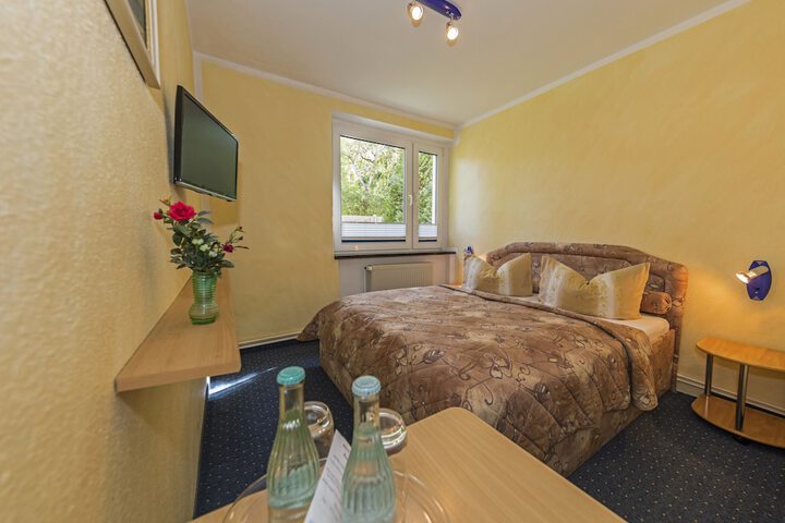 Room 3 of 18