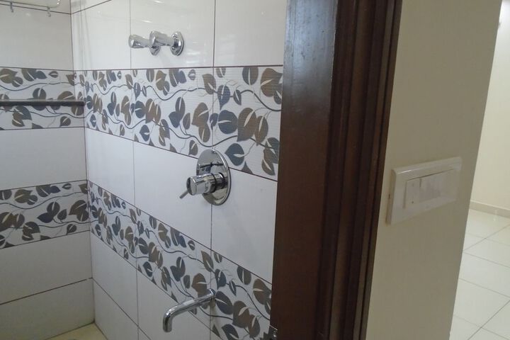 Room 9 of 15