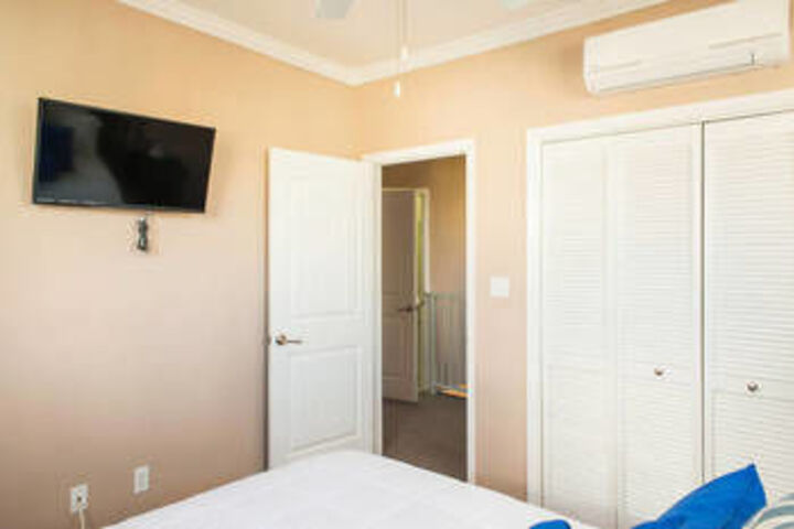 Room 11 of 26