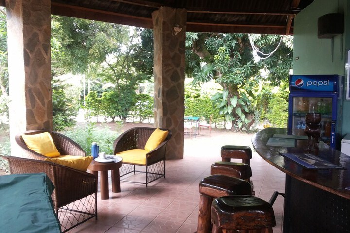 Lounge 87 of 115