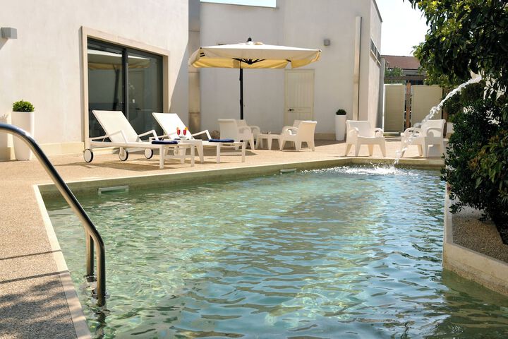 Pools & Facilities
