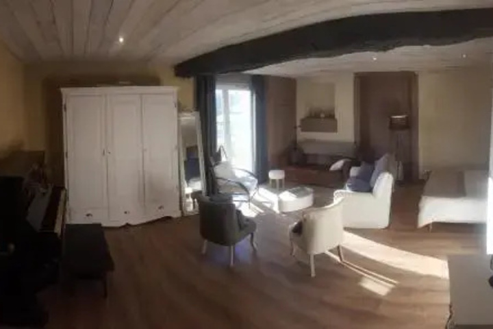 Room 11 of 14