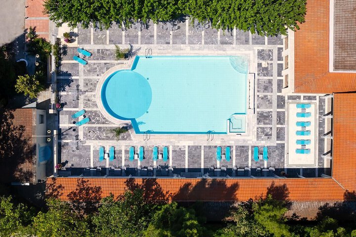 Pool 13 of 36