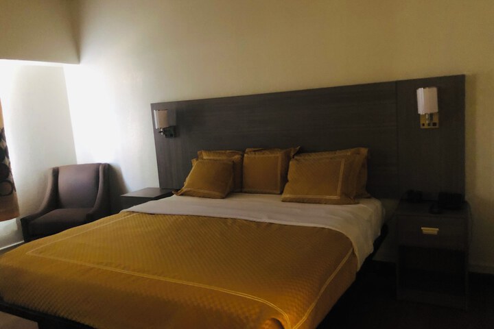 Room 18 of 52
