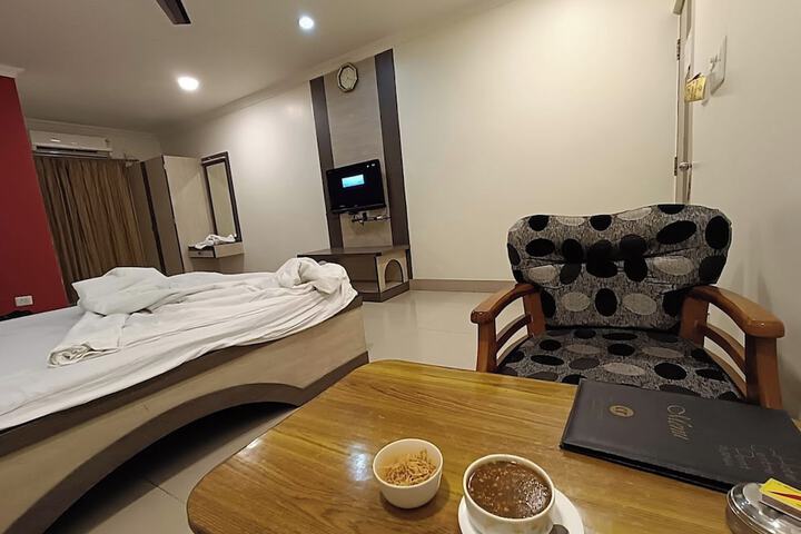 Room 4 of 19