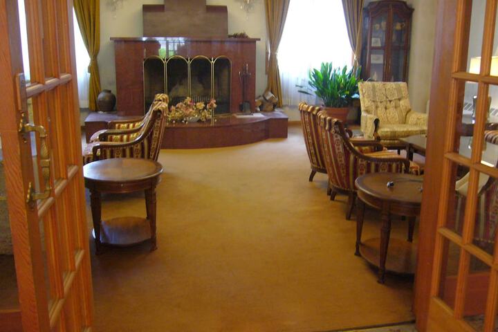Entrance & Lobby