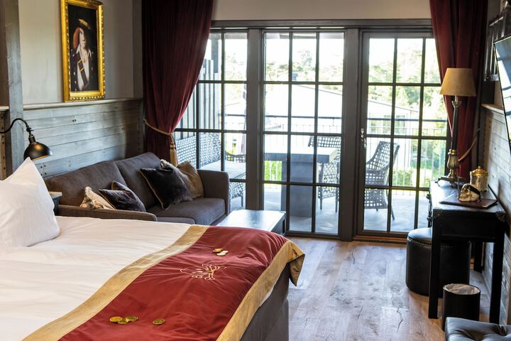 Room 21 of 122