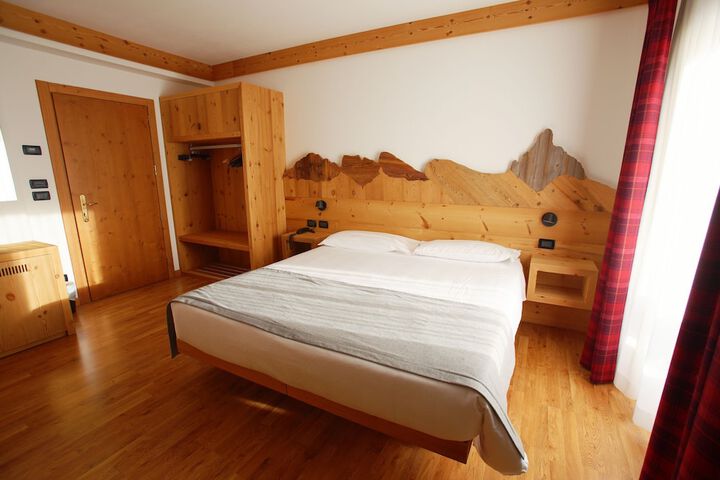 Room 19 of 48